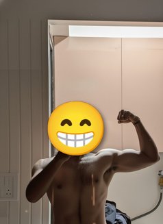 Shanty - Acompañantes masculino in Bangalore Photo 3 of 3