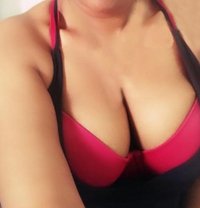 Shanu big boobs - escort in Colombo