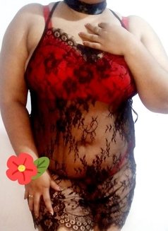 Shanu Curvy Diva Webcam Only - adult performer in Colombo Photo 6 of 6