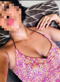 Shanu Gfe - escort in Colombo Photo 3 of 8