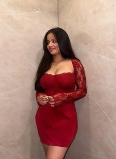 Shanu Gupta - escort in Mumbai Photo 2 of 4