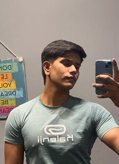 Shanu - Acompañantes masculino in New Delhi Photo 3 of 4