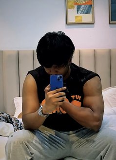 Shanu - Male escort in New Delhi Photo 4 of 10