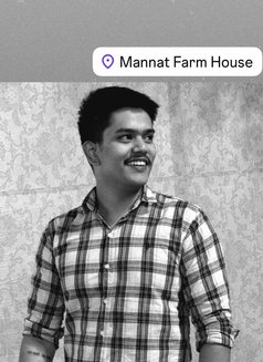 Shanu - Male escort in New Delhi Photo 5 of 10