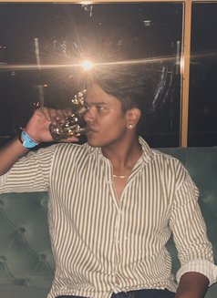 Shanu - Male escort in New Delhi Photo 8 of 10