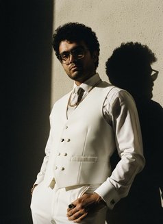 Shanu - Male escort in Osaka Photo 1 of 5