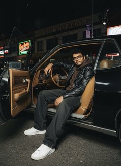 Shanu - Male escort in Osaka Photo 4 of 5