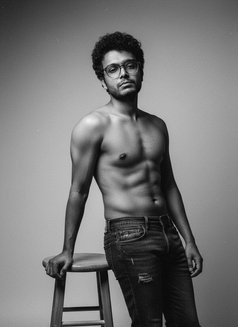 Shanu - Male escort in Osaka Photo 5 of 5