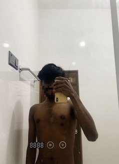 Shanu Theraphist - Male escort in Kandy Photo 1 of 2