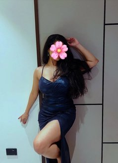 Shanuli Camshow / Whatsapp - puta in Colombo Photo 3 of 8