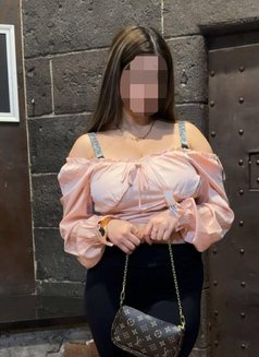 Saloni cam session & real meet availabl - puta in Pune Photo 2 of 3