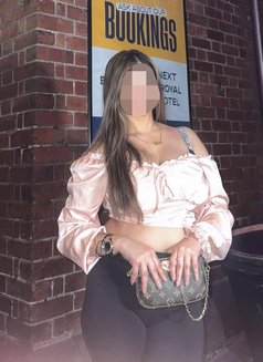 Saloni cam session & real meet availabl - puta in Pune Photo 3 of 3