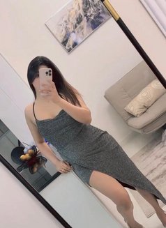 Shanzey Pakistani Beauty in JVC - puta in Dubai Photo 1 of 12