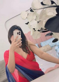Shanzey Pakistani Beauty in JVC - puta in Dubai Photo 5 of 12