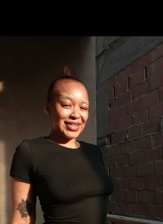 Shanzz - escort in Khobar Photo 1 of 6