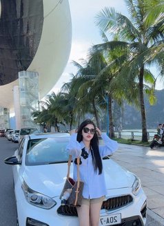 Shara - escort in Singapore Photo 2 of 3