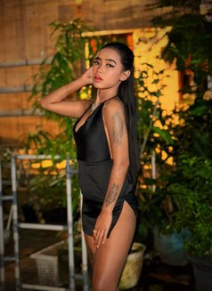 Shareen - escort in Bali Photo 18 of 19