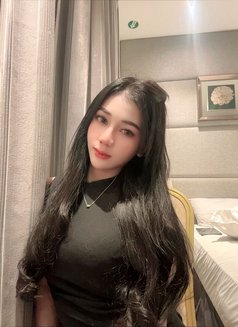 Sharen - puta in Surabaya Photo 8 of 8