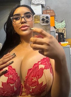 Sharif - Transsexual escort in Manila Photo 7 of 8
