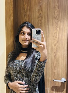 Sharlyn - escort in New Delhi Photo 9 of 11
