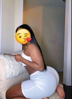 Sharnzy - puta in Indore Photo 2 of 5