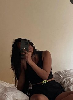 Sharon Bae - puta in Navi Mumbai Photo 1 of 3