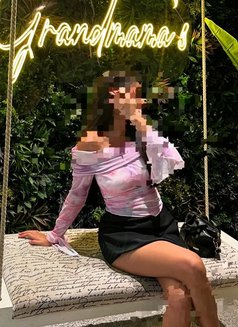 Sharon Bae - puta in Navi Mumbai Photo 2 of 3