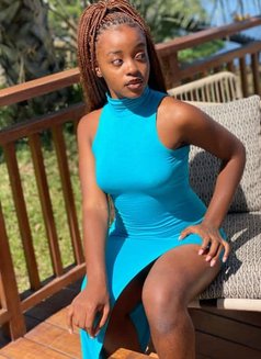 Sharon - escort in Şalālah Photo 5 of 7