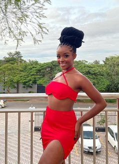 Sharon - escort in Şalālah Photo 6 of 7