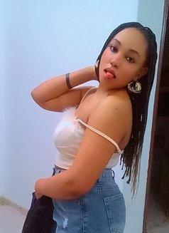 Sharon - escort in Riyadh Photo 5 of 7