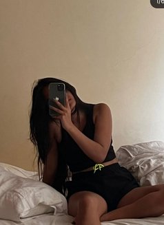 Sharon - escort in Mumbai Photo 3 of 3