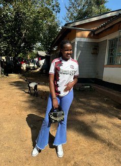 Sharon - puta in Eldoret Photo 1 of 5