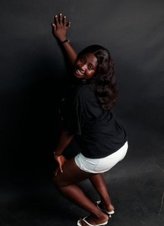Sharon - puta in Accra Photo 2 of 4