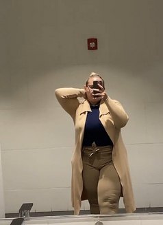 Sharon - escort in Nagoya Photo 2 of 2