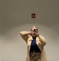 Sharon - escort in Iwakuni