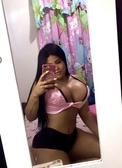 Sharon Young - escort in Hong Kong Photo 4 of 5