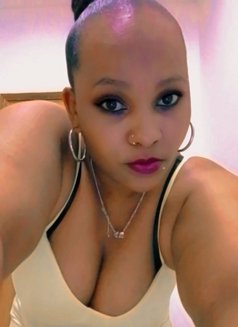 Sharonjoy - puta in Dammam Photo 1 of 2