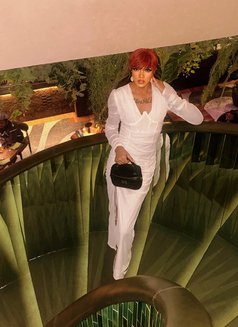 Sharron - Acompañantes transexual in Lagos, Nigeria Photo 5 of 6