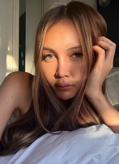 Shasha - escort in Paris Photo 3 of 10