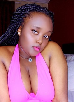 Shatrah Booblicious - escort in Jeddah Photo 2 of 5