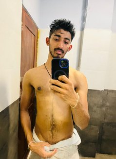 Shawon64 - Male escort in Kandy Photo 4 of 4