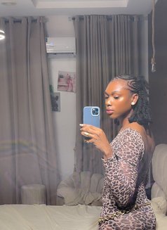 Shawty - Acompañantes transexual in Lagos, Nigeria Photo 3 of 3