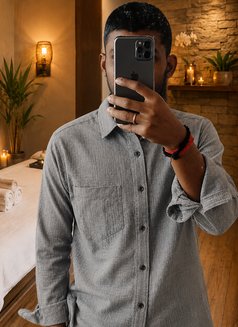Shaxsena - Male escort in Kolkata Photo 1 of 1