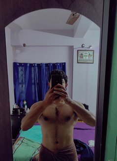 Shaz - Male escort in Bangalore Photo 9 of 11
