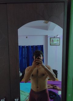 Shaz - Male escort in Bangalore Photo 10 of 11