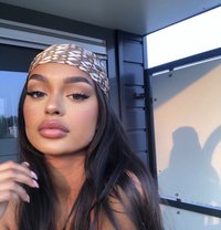 Shazma - puta in London Photo 1 of 4