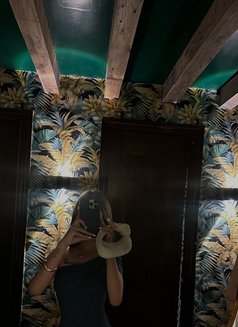 Shaznaee - Transsexual escort in Makati City Photo 14 of 19