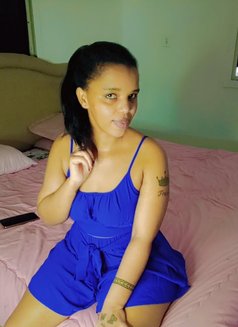 Shazzy - adult performer in Dammam Photo 5 of 8