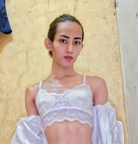 Shdrhn - Transsexual escort in Manila