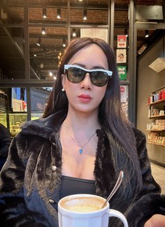 She is a Fox ๐ฆ - Transsexual escort in Jeddah Photo 12 of 28